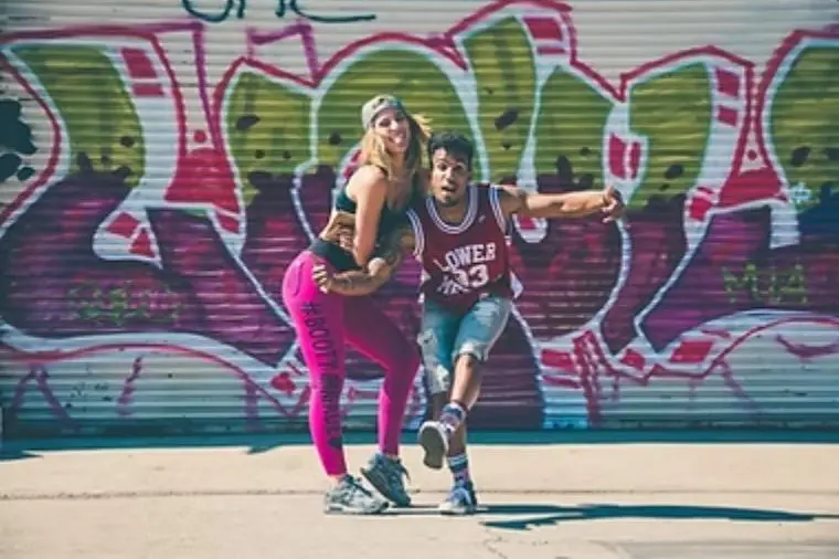 pareja bailando